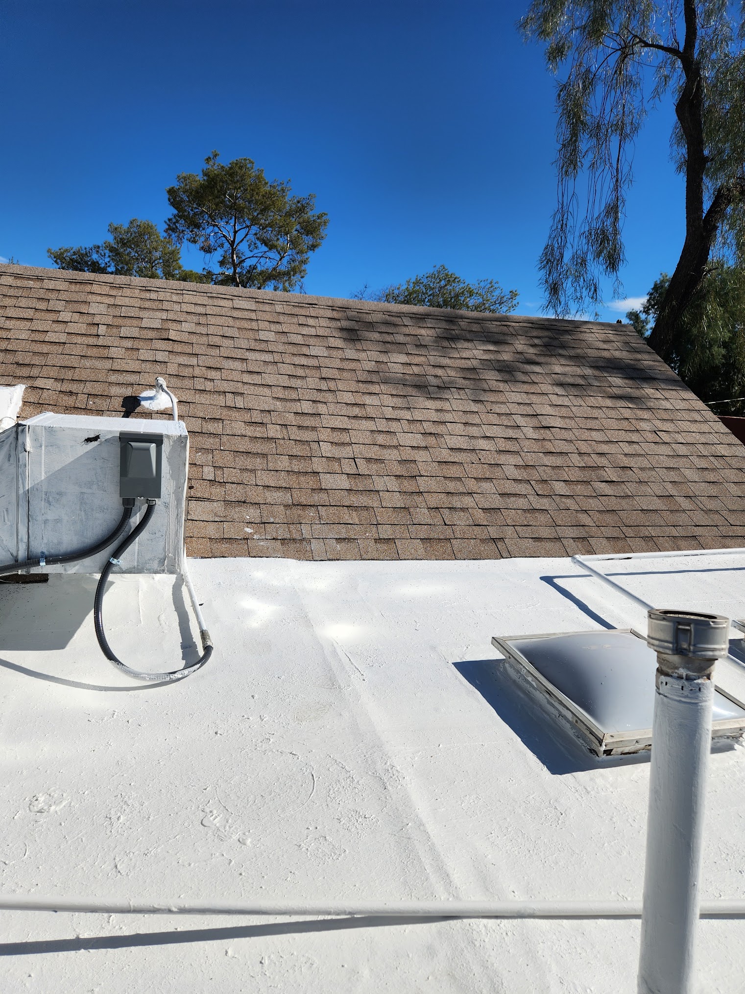 Flat and shingle roof Tucson